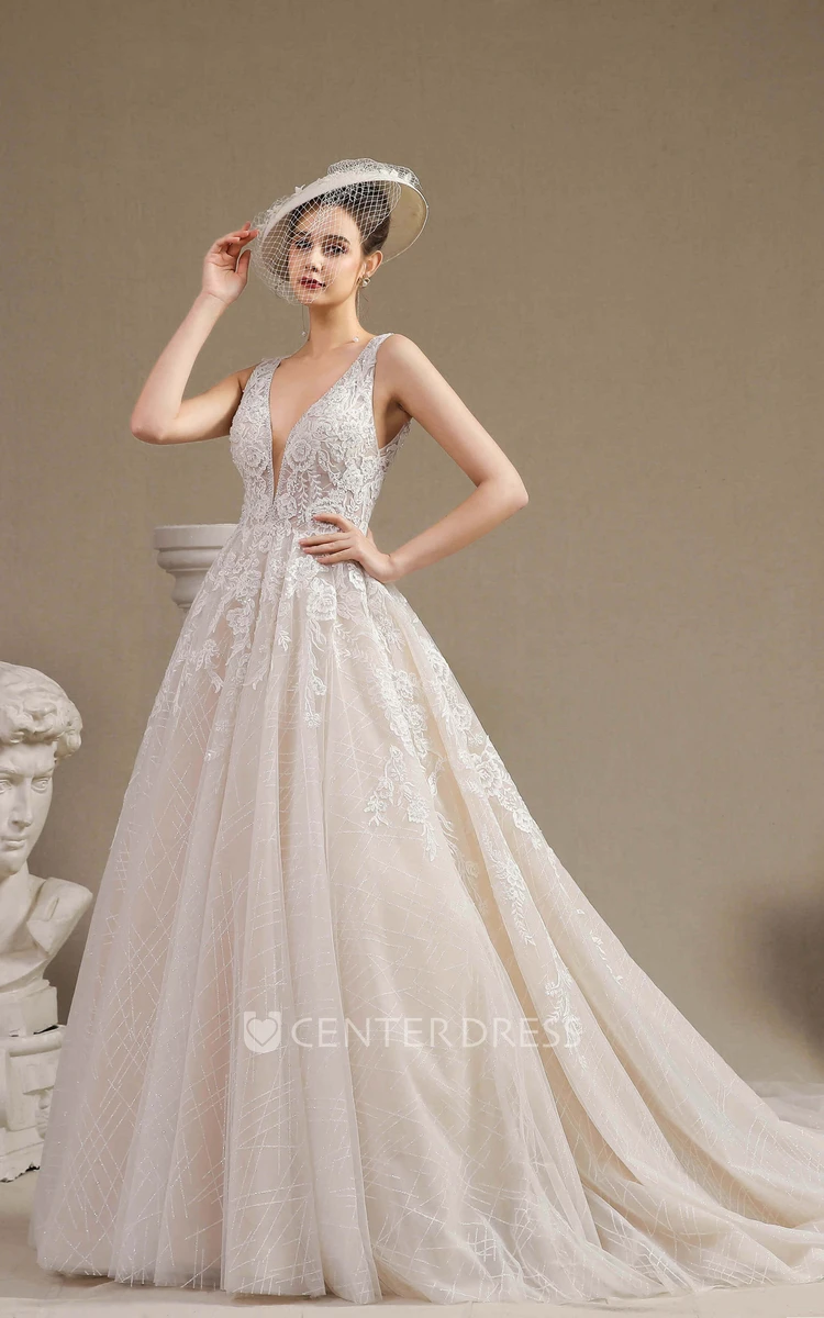 Vintage Keyhole V-neck Plunging Sleeveless Lace Appliqued Ballgown Wedding Dress With Ruching