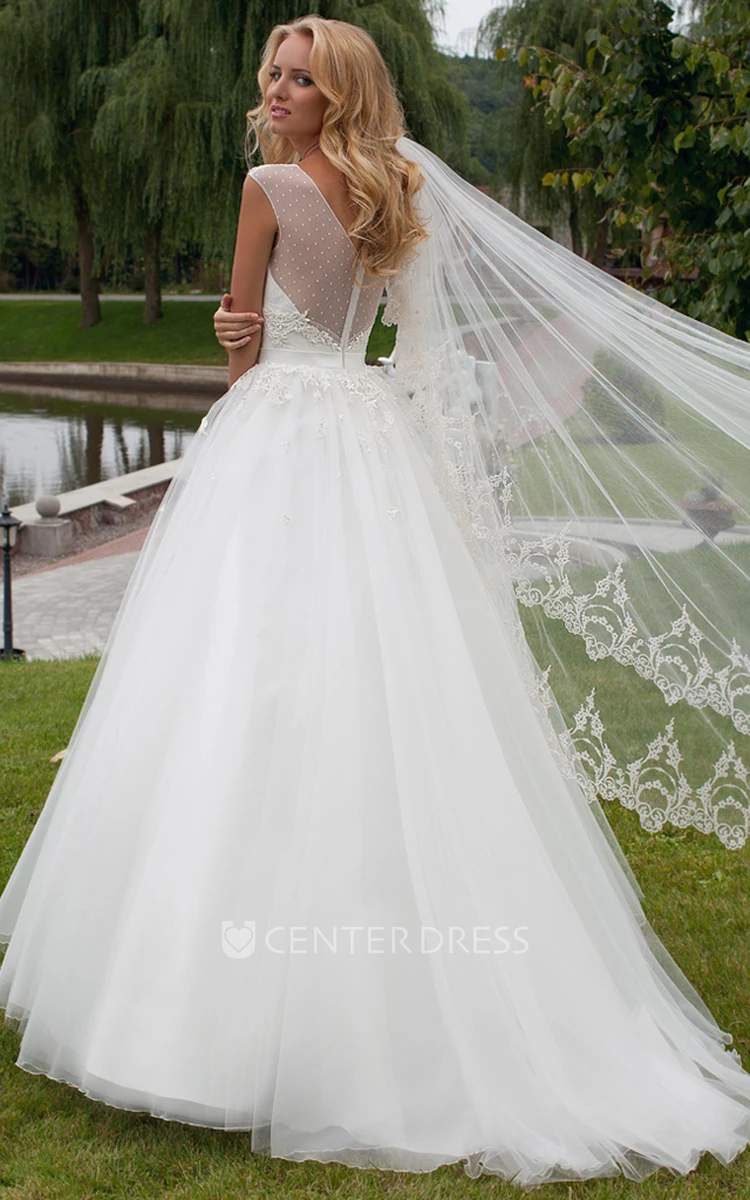 A-Line Scoop-Neck Sleeveless Tulle Wedding Dress With Illusion