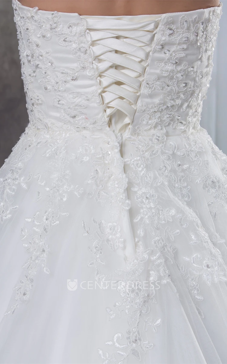 Sweetheart A-Line Ball Gown Tulle Wedding Dress with Appliques