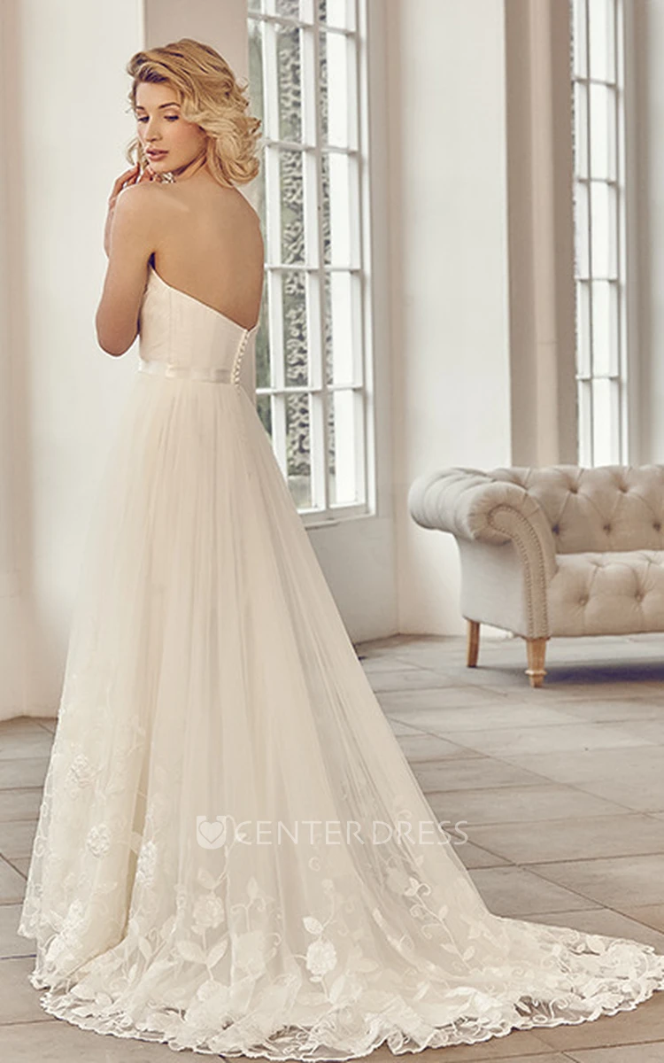 Long Sweetheart Appliqued Tulle Wedding Dress With Court Train