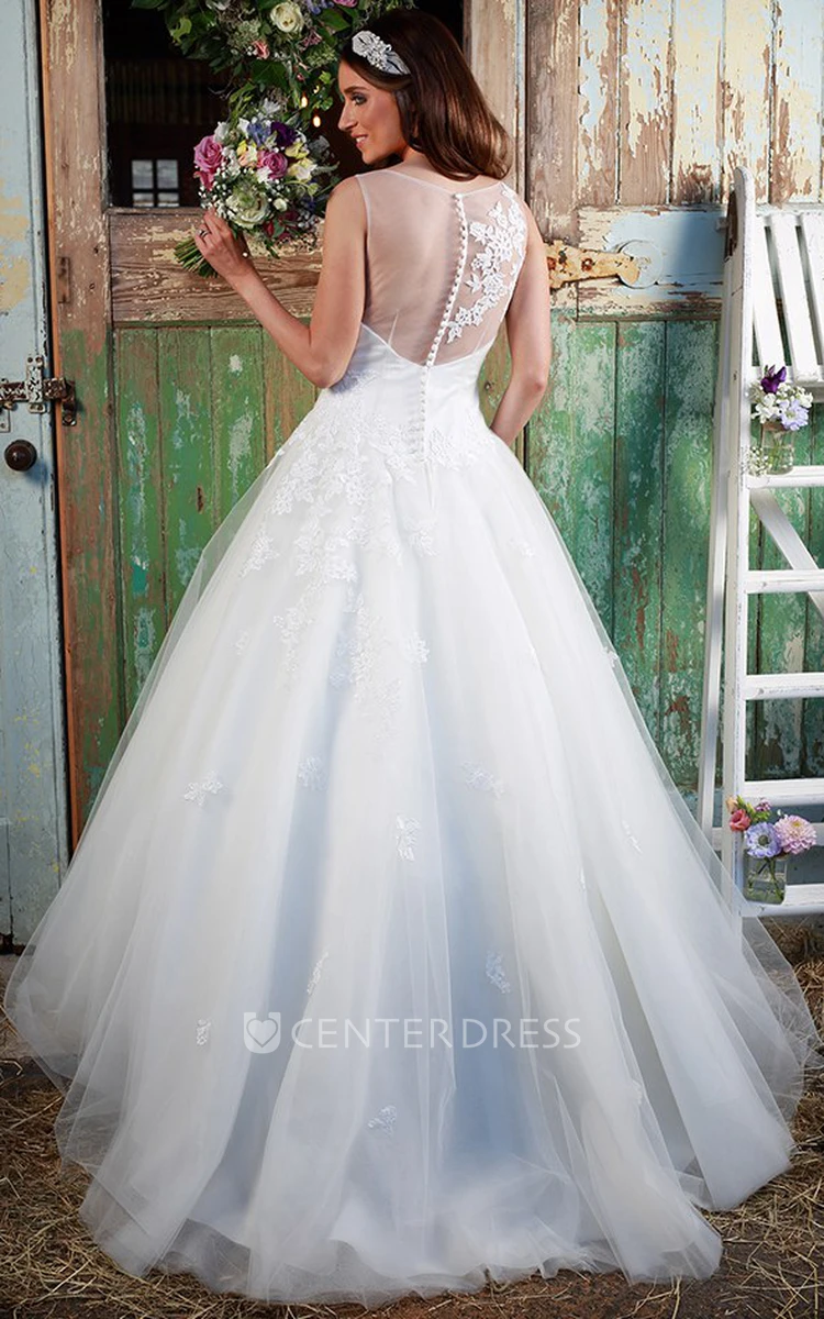 Ball Gown Sleeveless Scoop-Neck Appliqued Floor-Length Tulle Wedding Dress