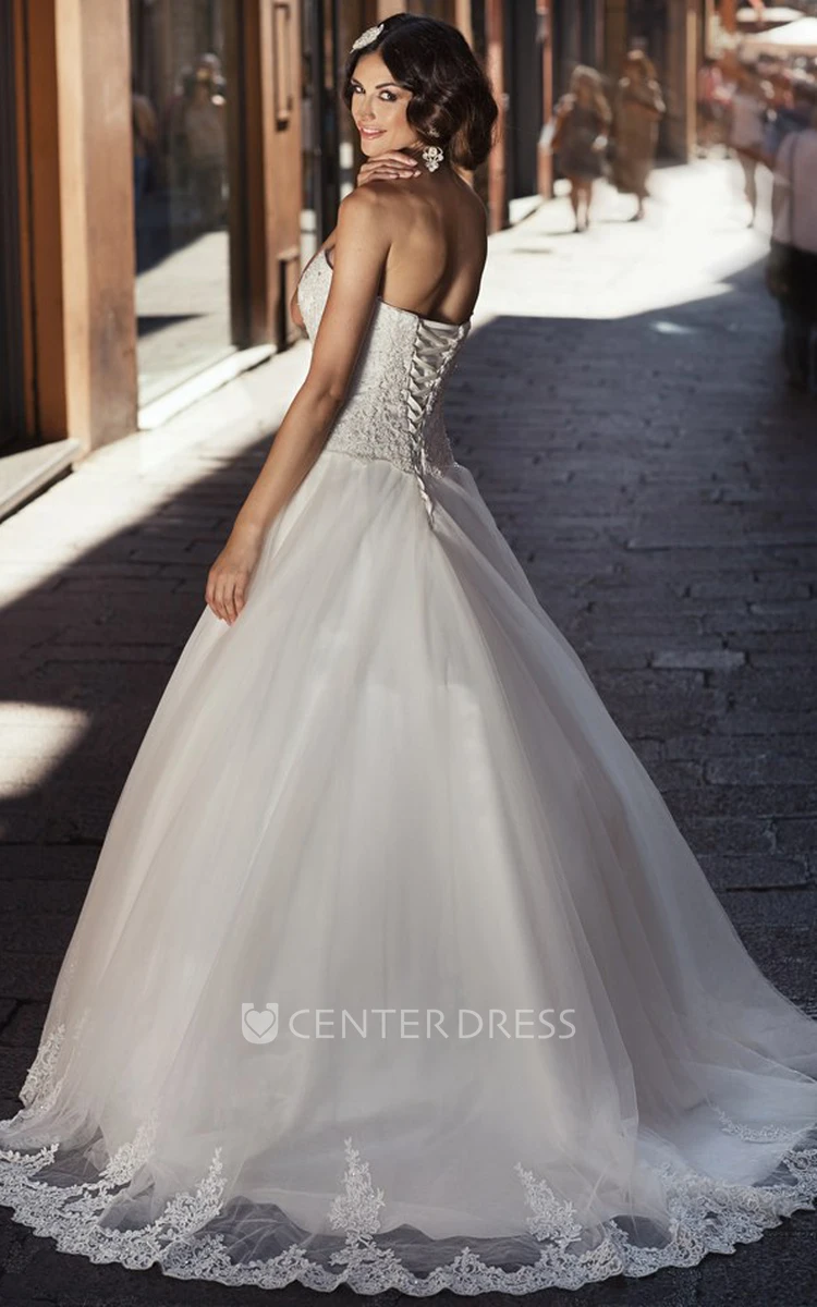 Ball Gown Floor-Length Strapless Appliqued Sleeveless Tulle&Lace Wedding Dress