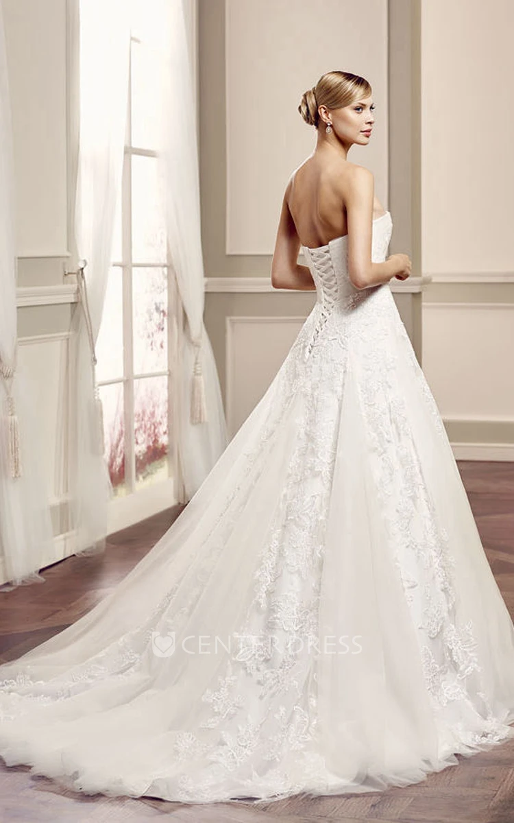 Ball-Gown Strapless Sleeveless Long Appliqued Lace Wedding Dress With Corset Back And Broach