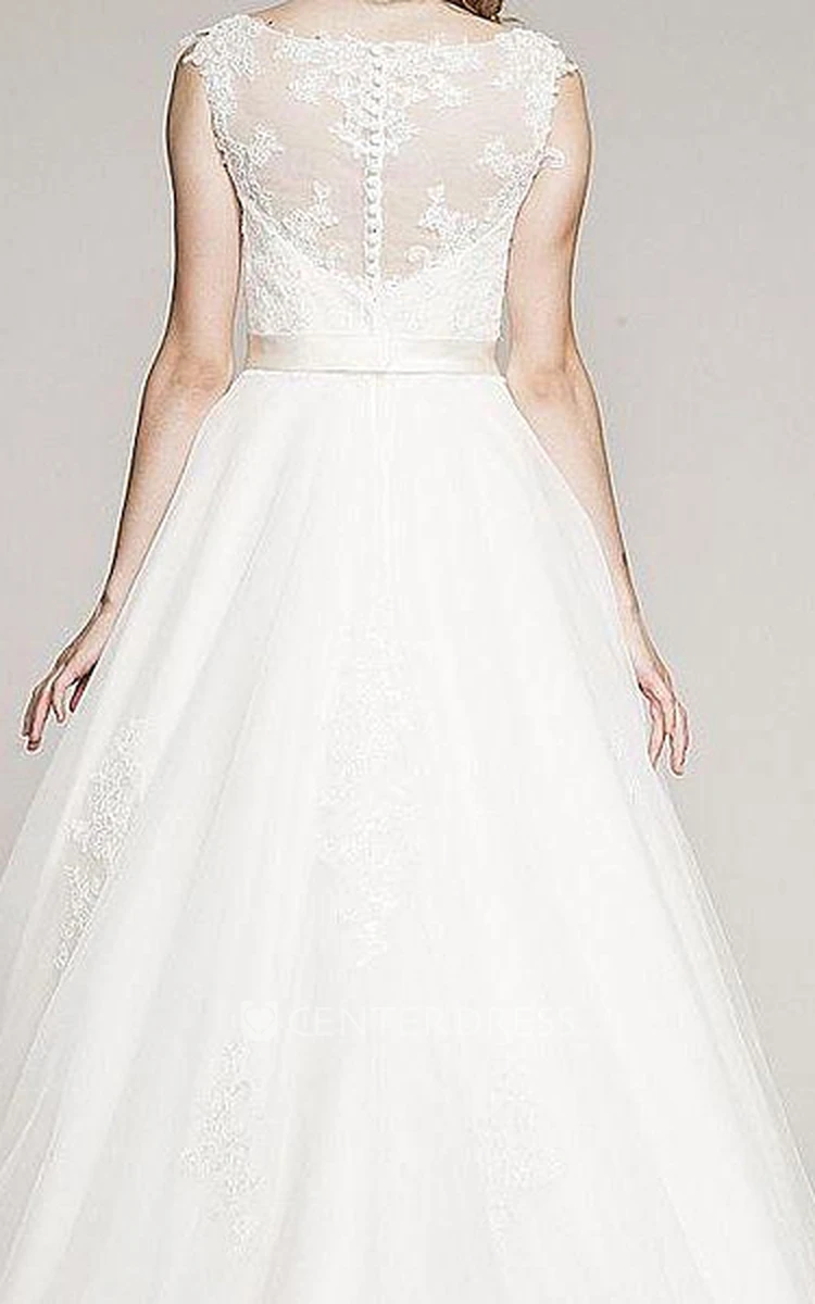 A-Line Appliqued Floor-Length Sleeveless Bateau-Neck Lace Wedding Dress