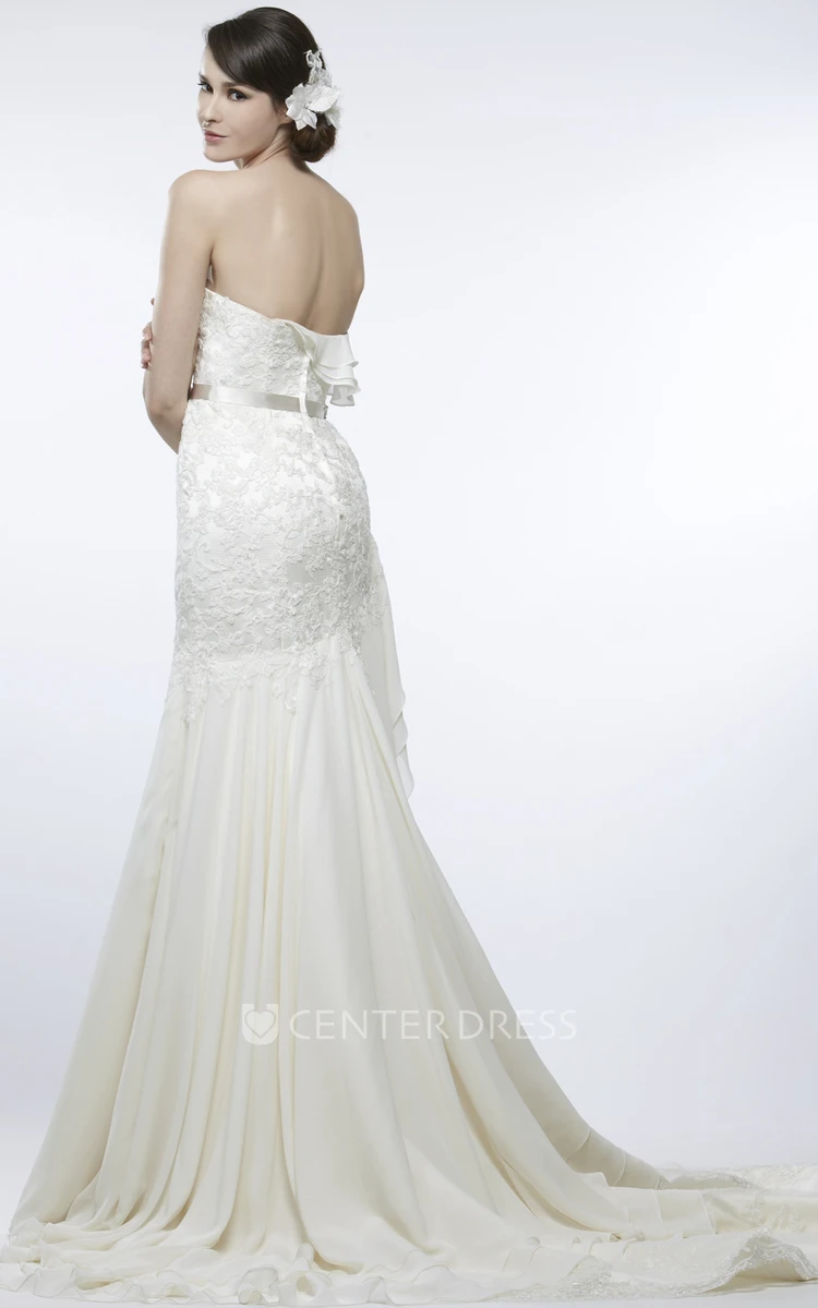 A-Line Long Sleeveless Strapless Appliqued Chiffon Wedding Dress With Pleats And Waist Jewellery