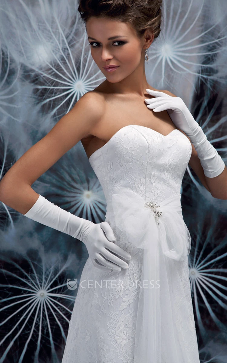 A-Line Floor-Length Lace Sweetheart Sleeveless Satin Wedding Dress With Low-V Back And Bow