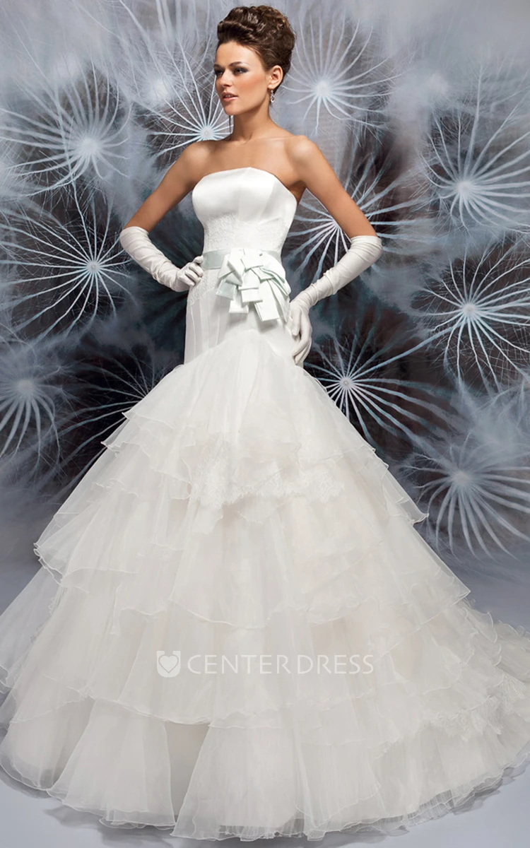 A-Line Floor-Length Sleeveless Tiered Strapless Satin&Tulle Wedding Dress With Lace And Bow