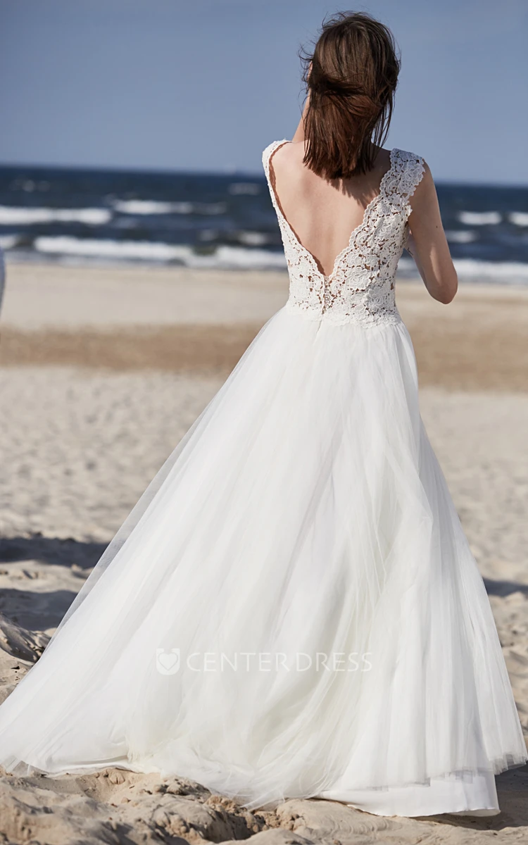 Romantic Lace And Tulle Floor-length Bridal Gown