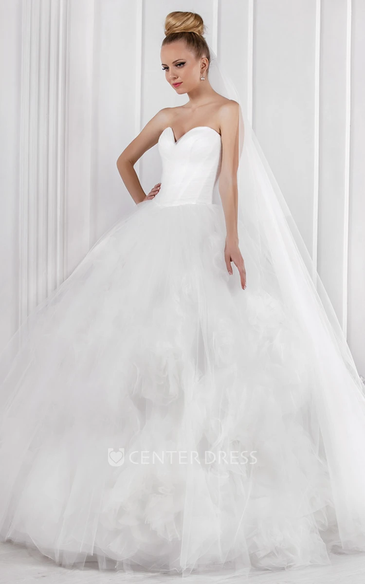 Sweetheart Maxi Criss-Cross Ruffled Tulle Wedding Dress With Flower And Corset Back