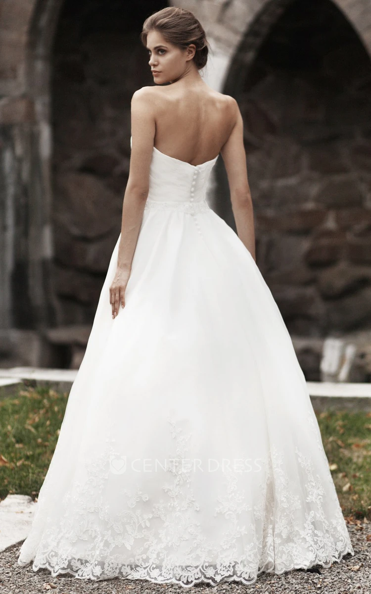 A-Line Sweetheart Floor-Length Criss-Cross Sleeveless Lace&Tulle Wedding Dress With Waist Jewellery And Appliques