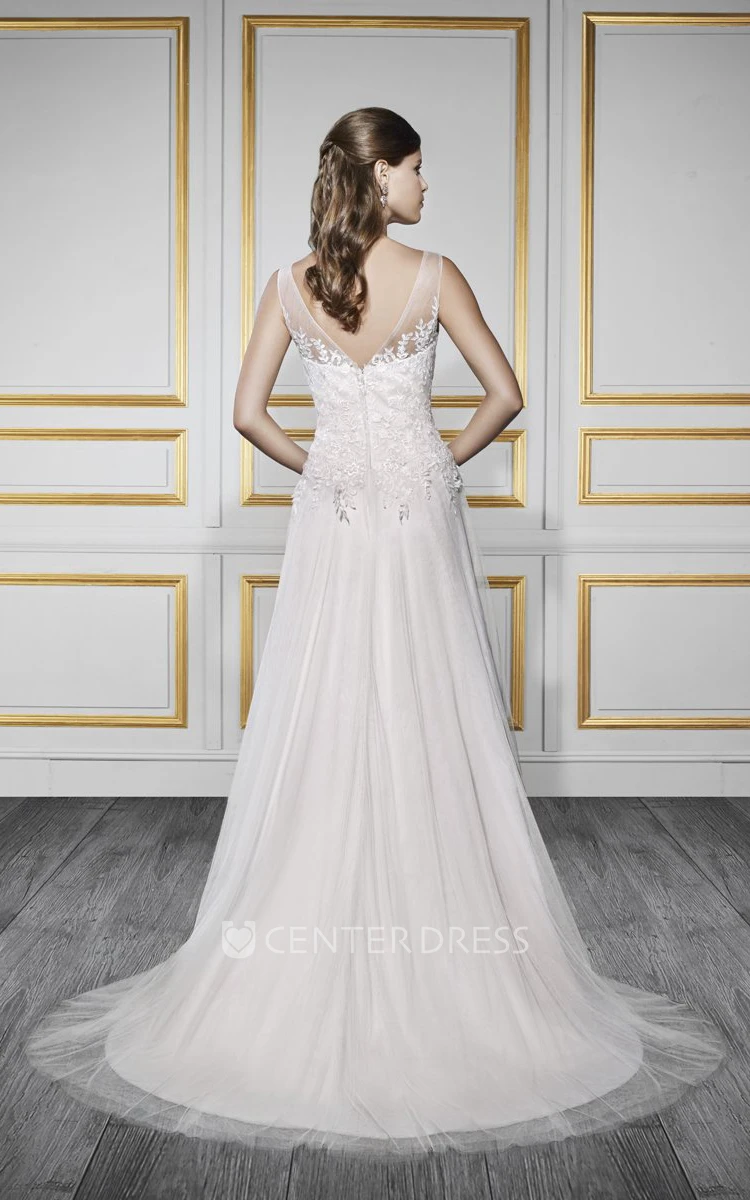 A-Line Bateau Appliqued Floor-Length Sleeveless Lace&Tulle Wedding Dress With Court Train And Low-V Back
