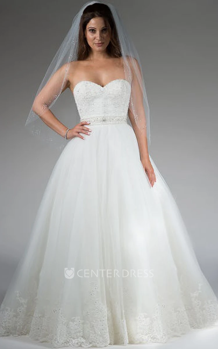 Sweetheart Tulle Bridal Ball Gown With Lace And Crystal Sash