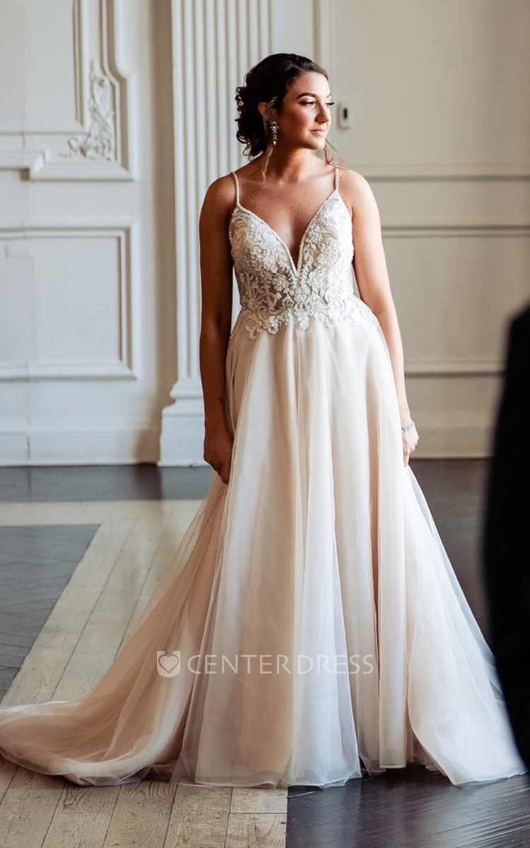 Elegant V-neck Spaghetti Appliques Lace Sweep Train Casual Bride Country Wedding Dress