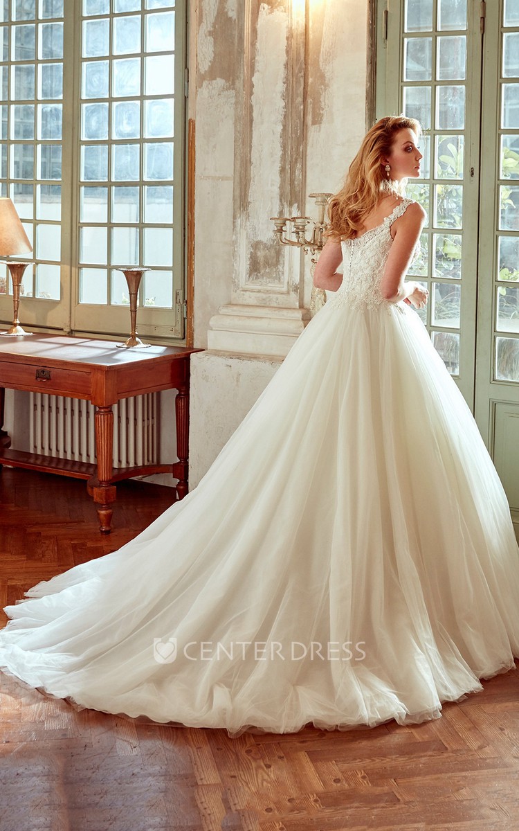 Puffy tulle outlet wedding dress