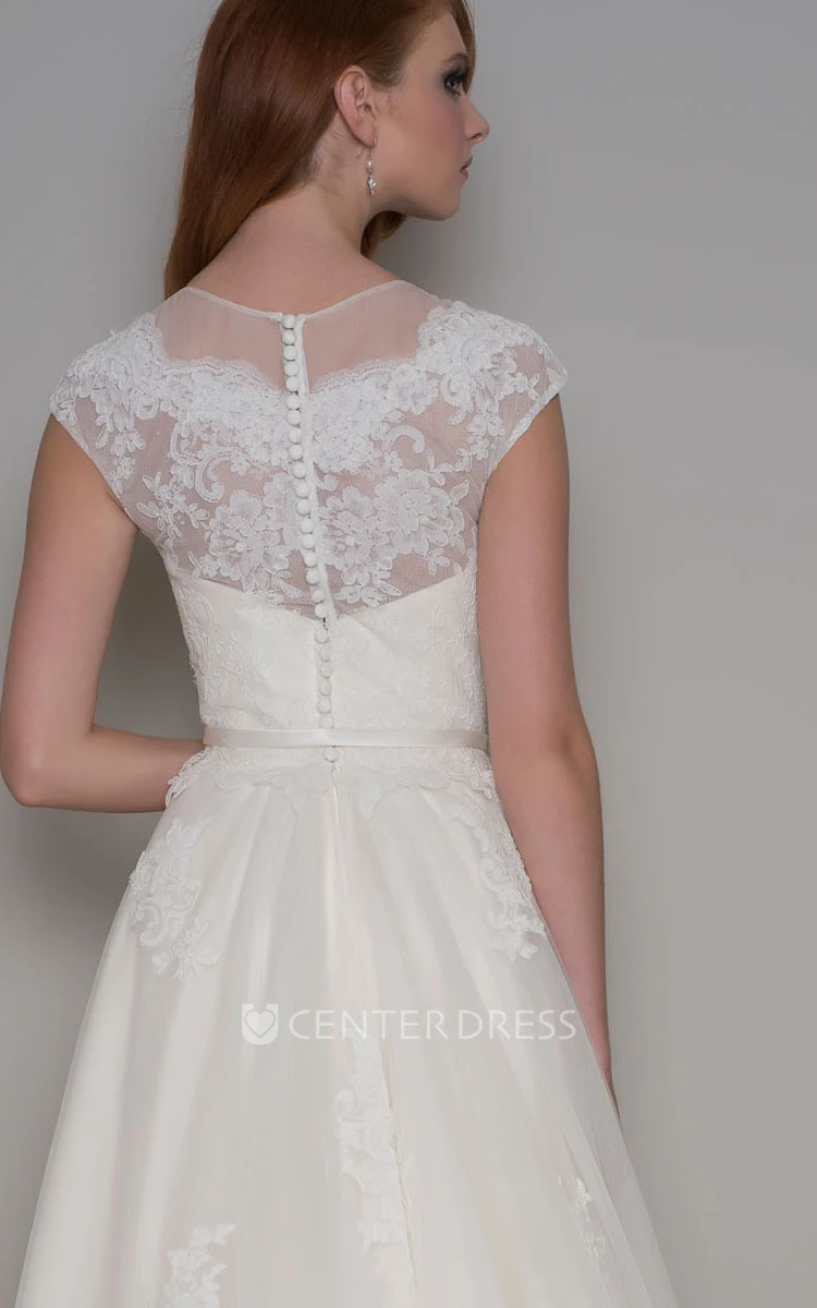 Long Scoop-Neck Appliqued Cap-Sleeve Tulle Wedding Dress