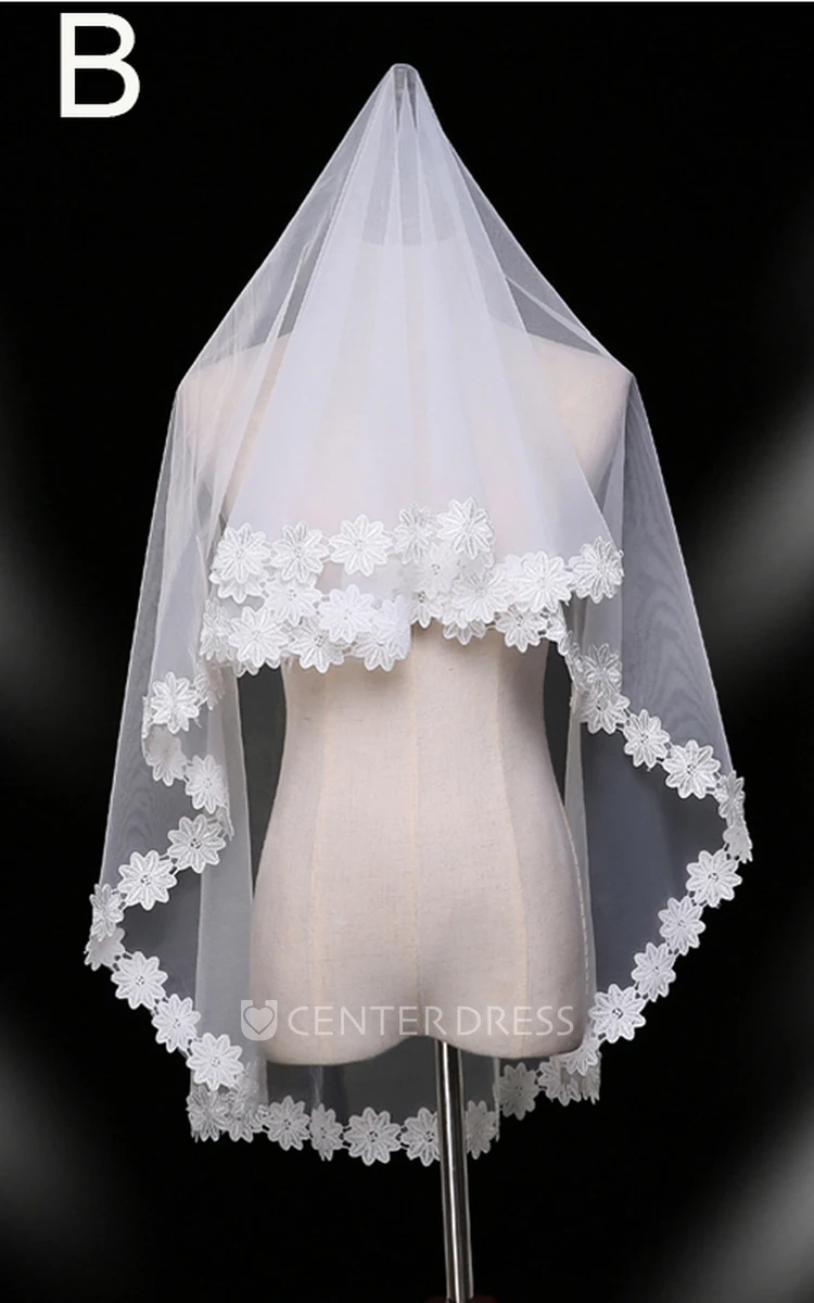 Short Lace Applique Simple Bride Veil