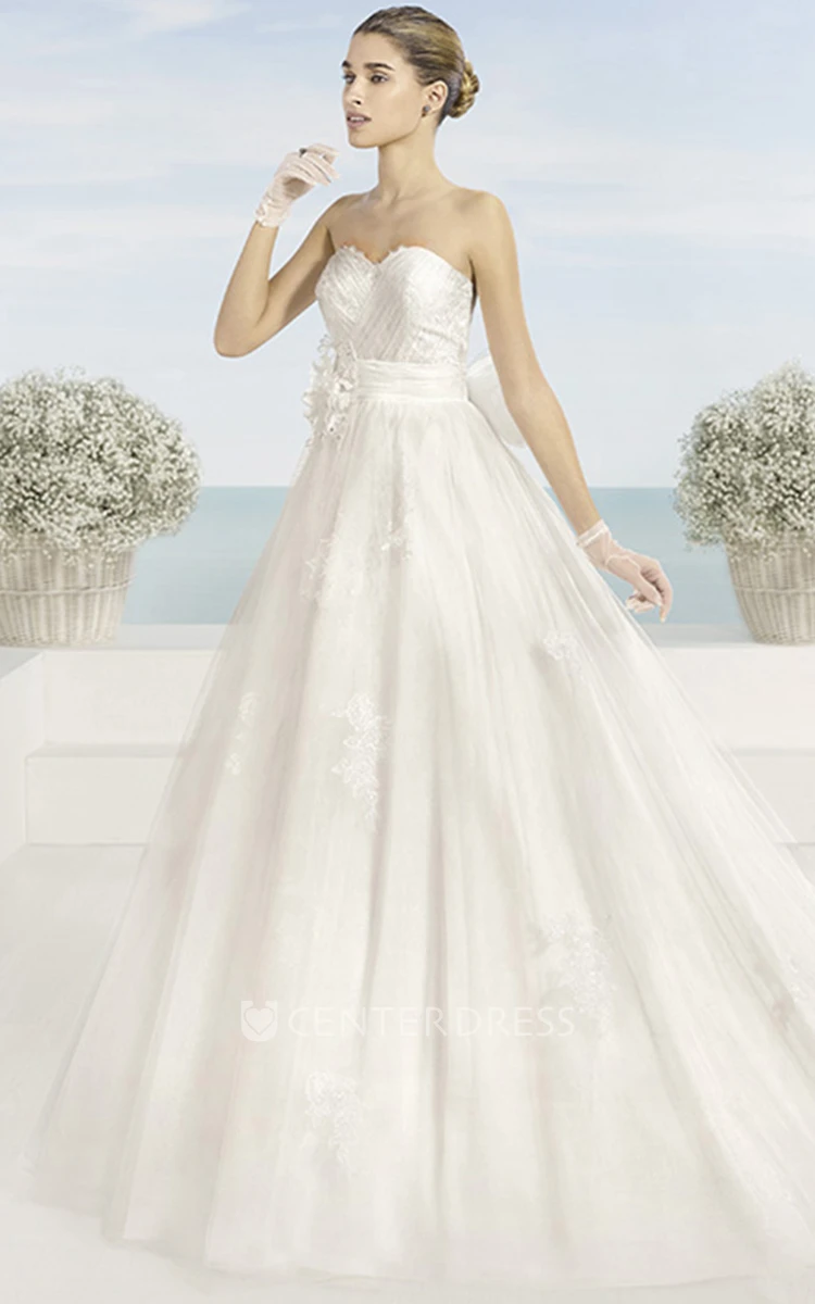 Ball Gown Sweetheart Tulle Wedding Dress With Bow And Appliques