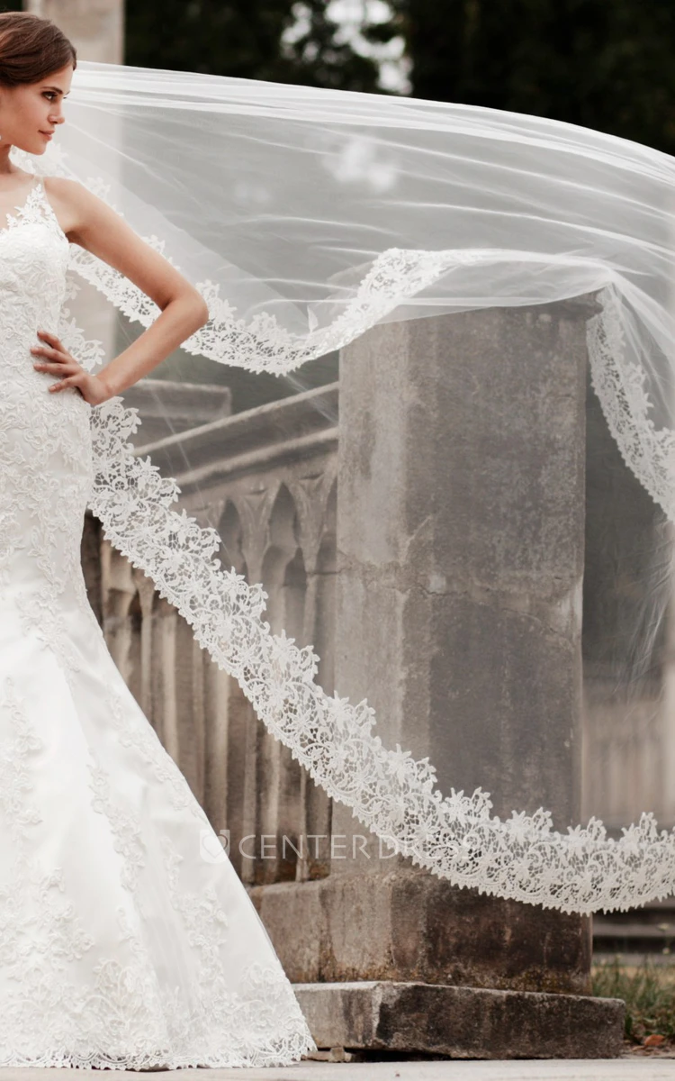 Trumpet Sleeveless V-Neck Appliqued Long Lace Wedding Dress