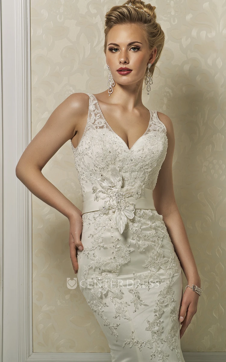 Sheath V-Neck Long Appliqued Sleeveless Lace Wedding Dress With Beading