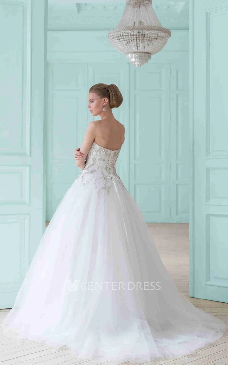 Ball Gown Sweetheart Tulle Wedding Dress With Beading And Lace Up
