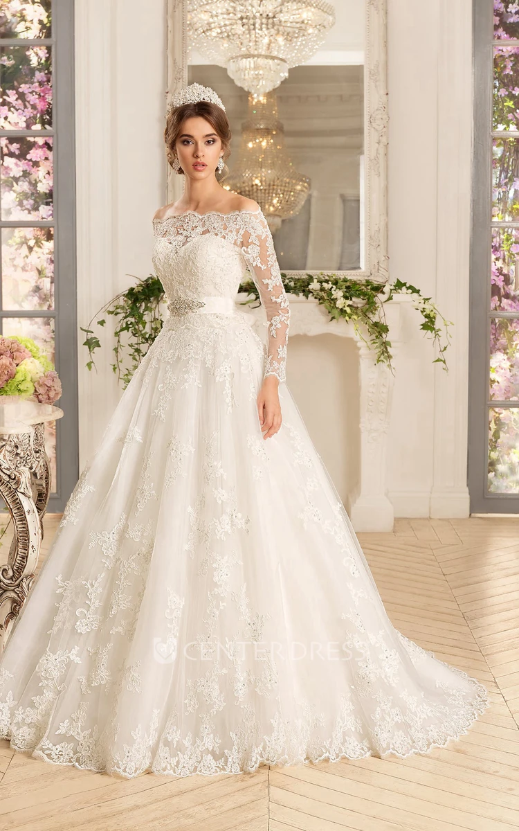 Stunning Gold Applique A Line Wedding Dresses Sweetheart Sweep