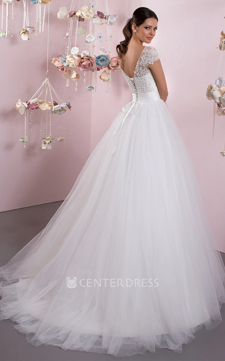 Ball Gown Cap Sleeve Appliqued Scoop Neck Tulle Wedding Dress