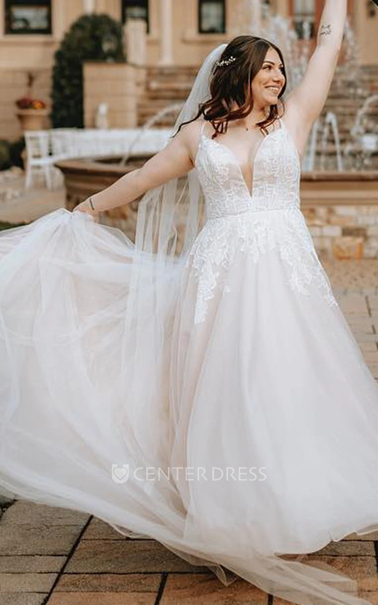 Sexy Beach Plus Size V-Neck Floor-Length Sleeveless Wedding Dress With Ethereal Appliques