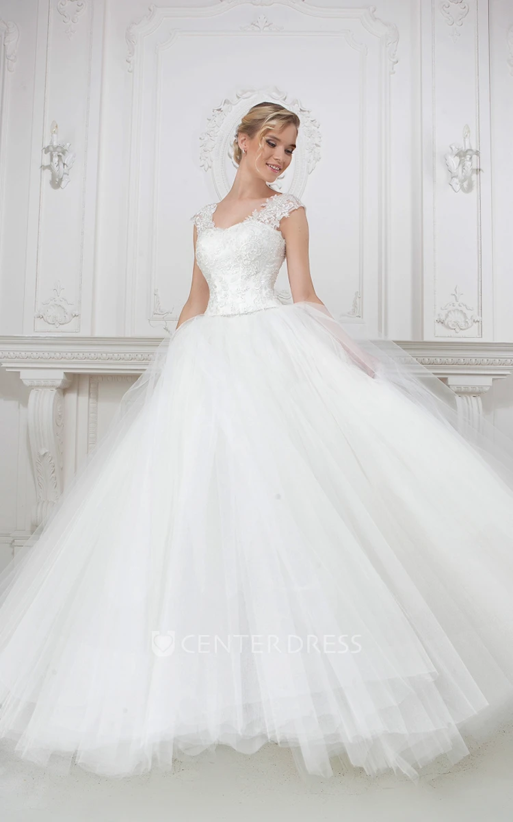 Ball Gown Cap-Sleeve Long Appliqued V-Neck Tulle Wedding Dress