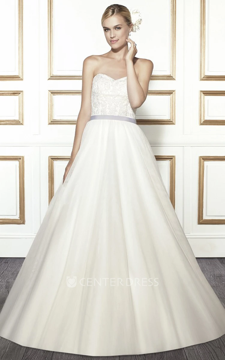 Ball Gown Sweetheart Tulle Wedding Dress With Deep-V Back