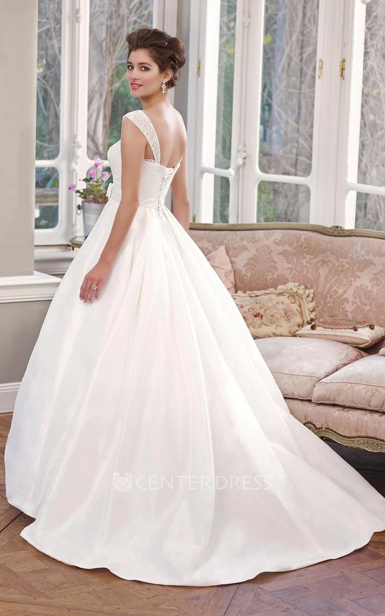 A-Line Strapless Appliqued Floor-Length Sleeveless Satin Wedding Dress With Bow And Lace-Up Back