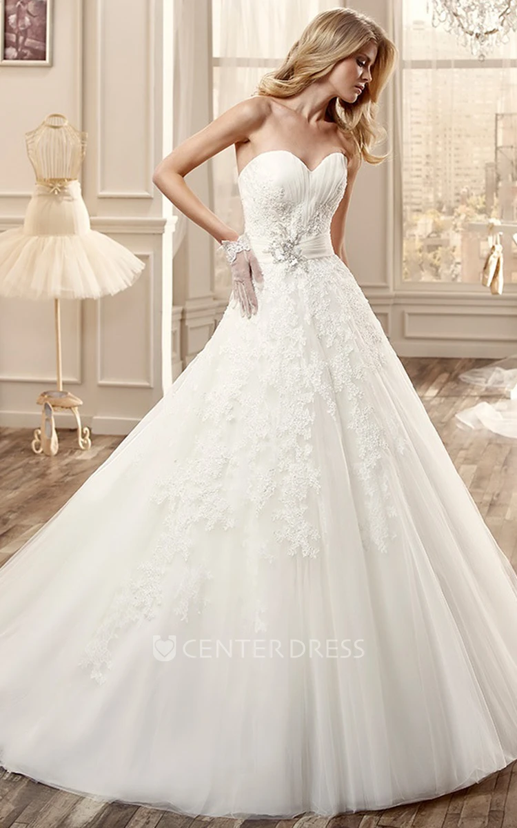 Sweetheart Ruching Long Wedding Dress With Appliques And Side Floral Waist
