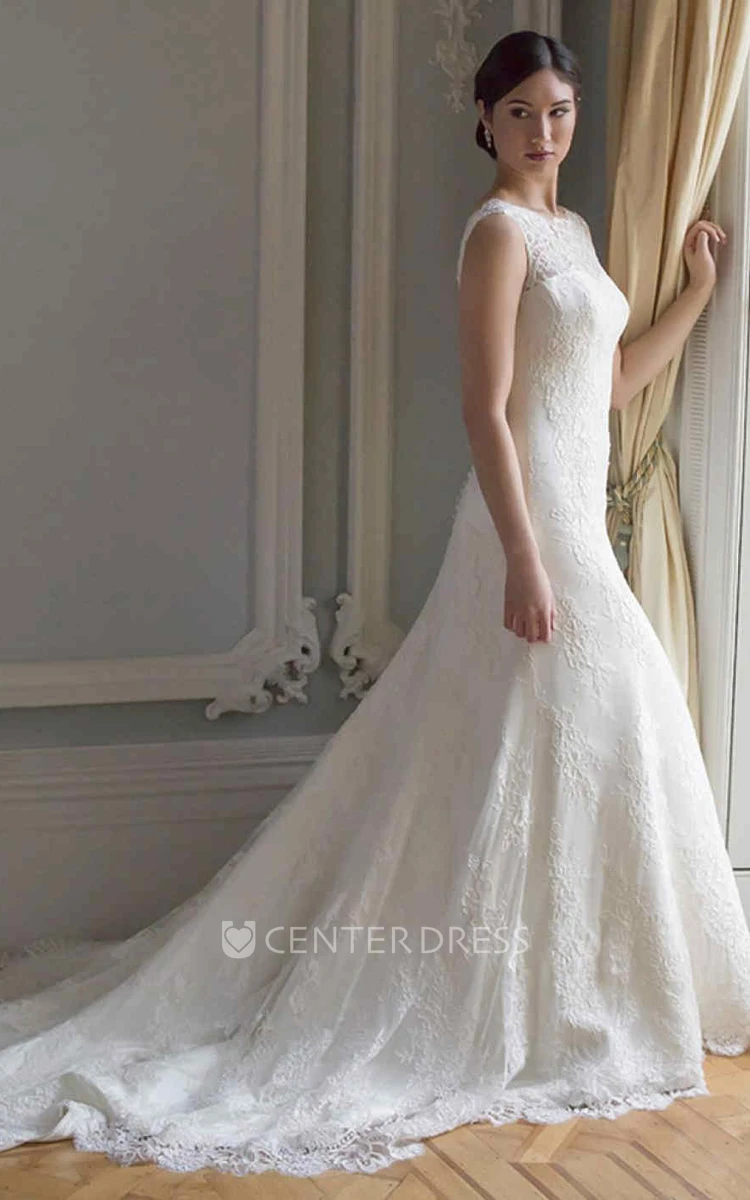 Appliqued Scoop-Neck Long Lace Wedding Dress