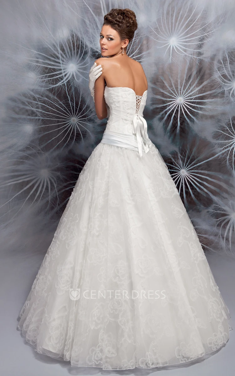 Ball-Gown Strapless Bowed Floor-Length Sleeveless Lace Wedding Dress With Lace-Up Back