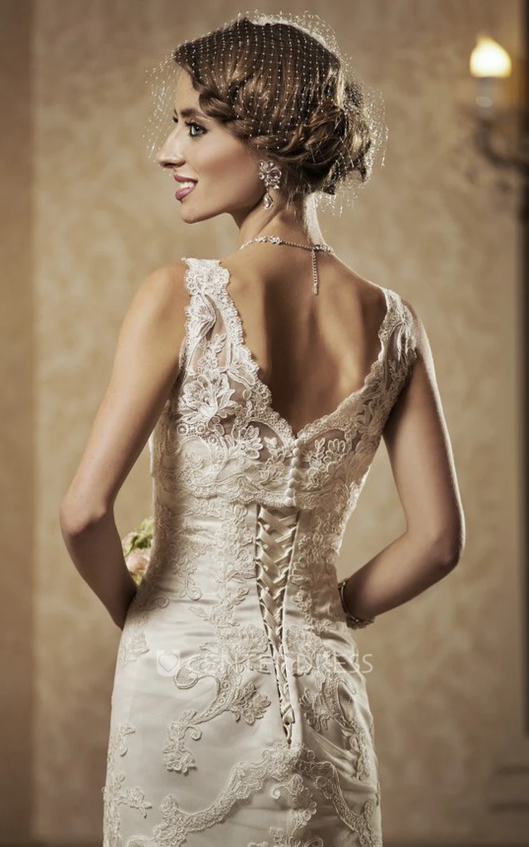 Sheath Sweetheart Appliqued Long Sleeveless Lace Wedding Dress With Waist Jewellery