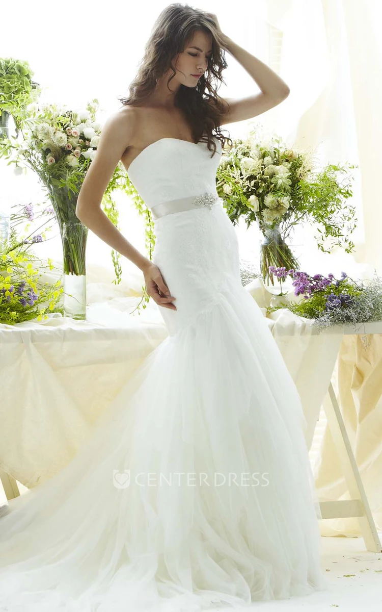 Mermaid Strapless Ruffled Maxi Sleeveless Tulle Wedding Dress With Backless Style And Waist Jewellery