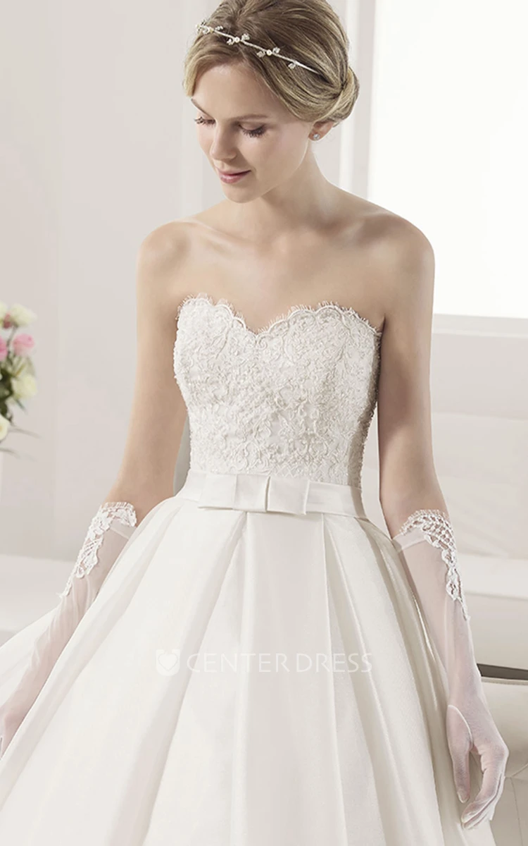 Sweetheart Taffeta Ball Gown With Belt And Lace Bodice