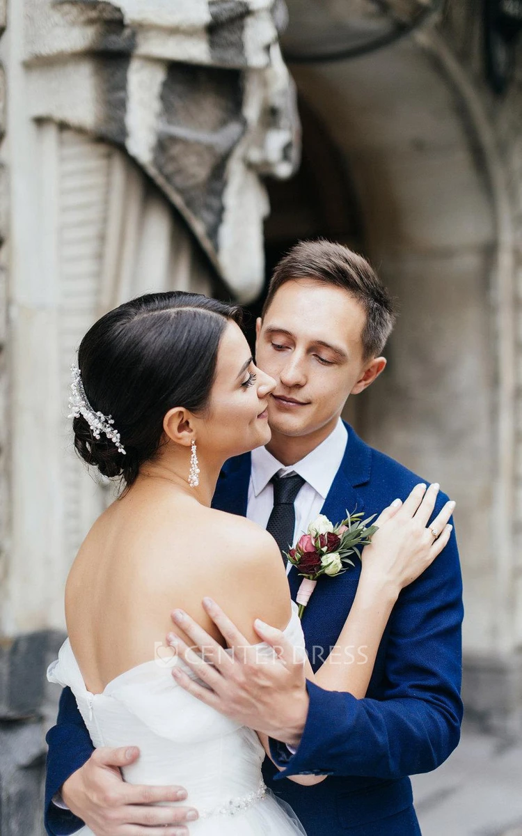 Off-The-Shoulder Tulle Ball Gown Floor-Length Dress