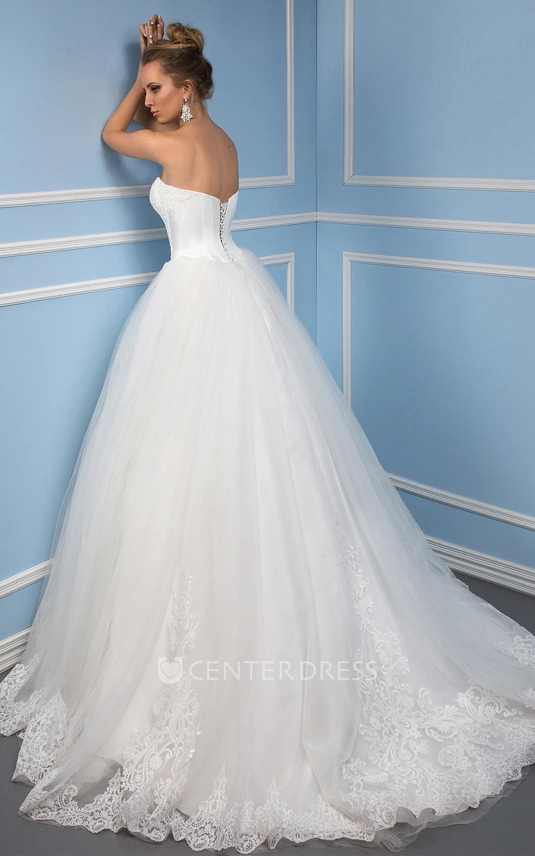 Maxi Sweetheart Appliqued Tulle Wedding Dress With Sweep Train And Corset Back