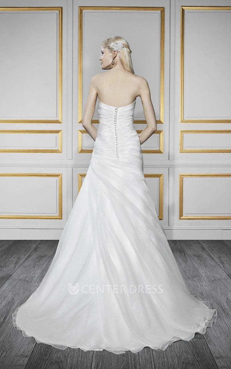 A-Line Ruched Sweetheart Organza Wedding Dress With Side Draping