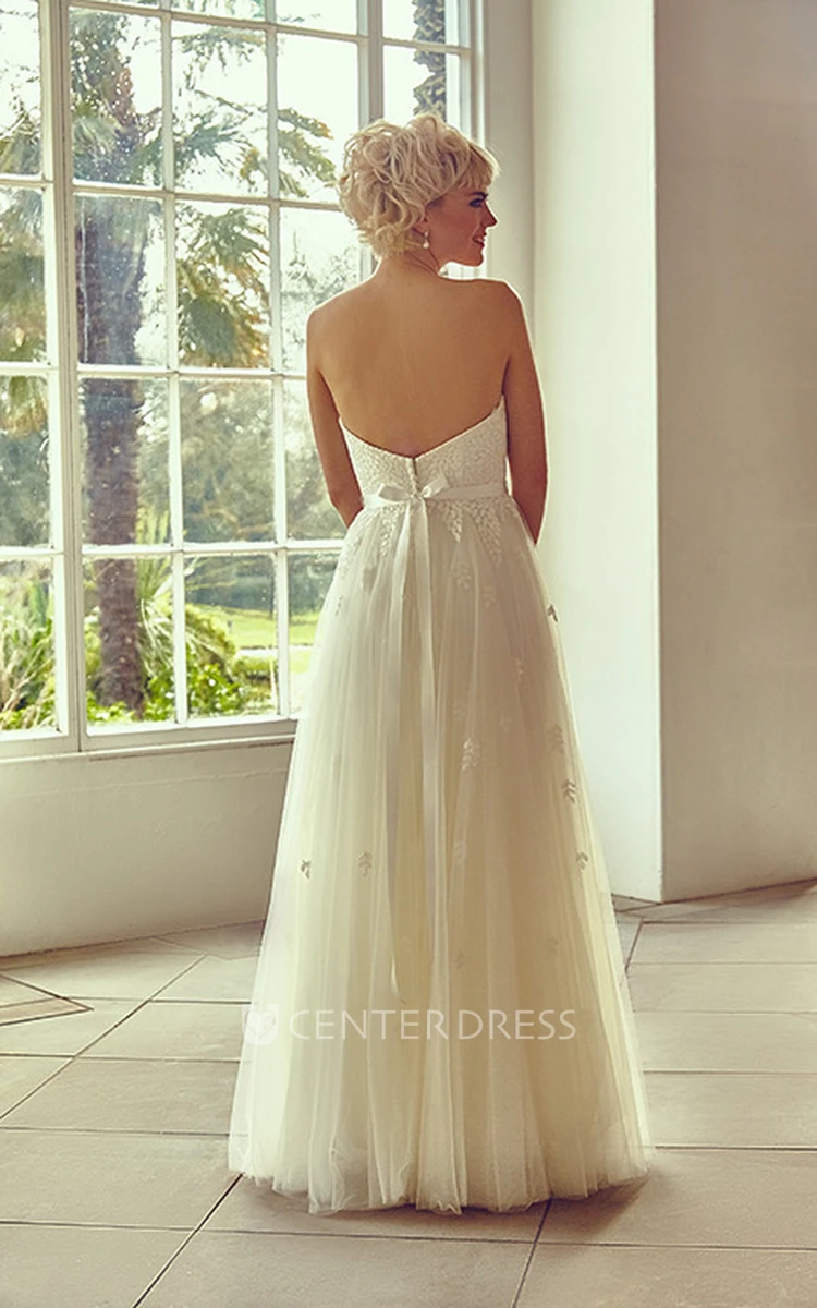 Sweetheart Floor-Length Appliqued Bowed Tulle Wedding Dress With Pleats And V Back