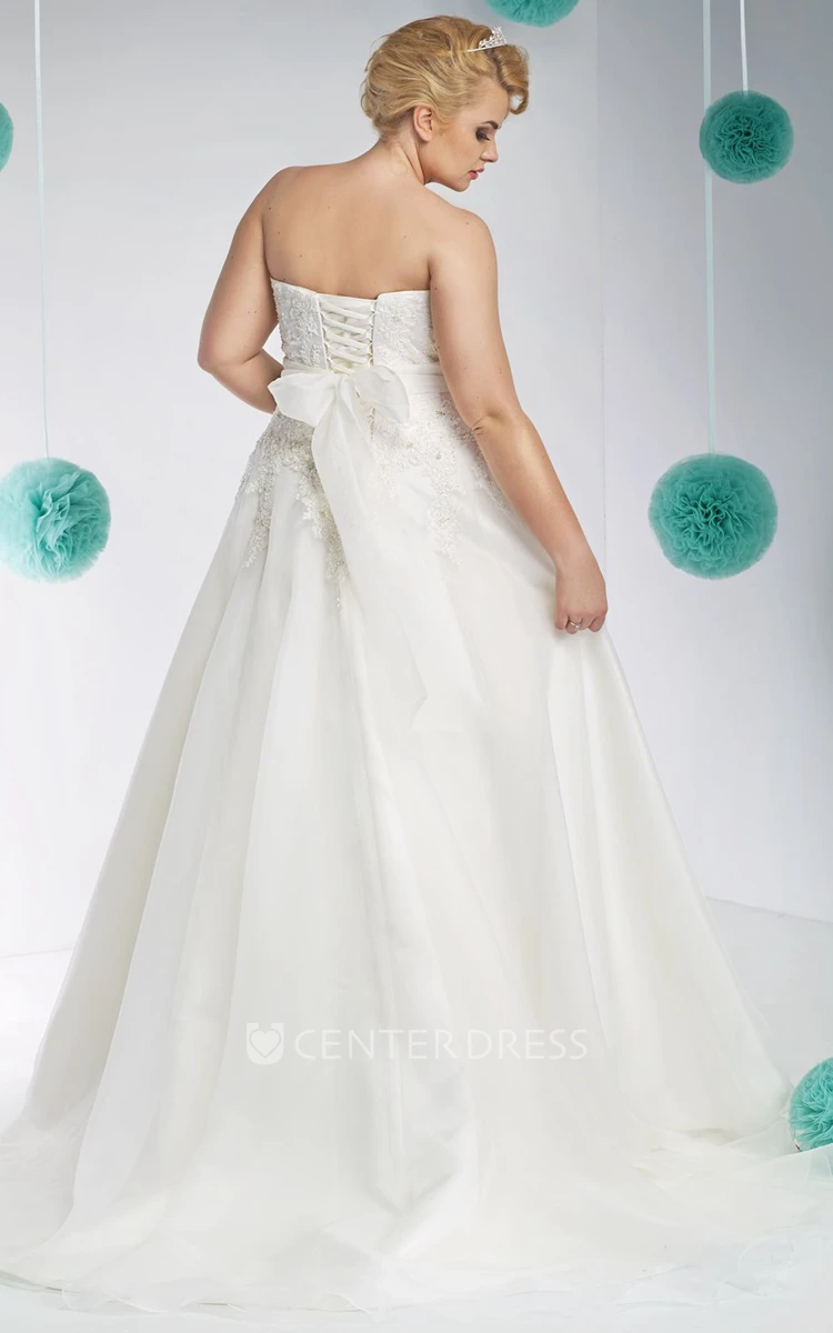 A-Line Strapless Maxi Appliqued Sleeveless Organza&Satin Plus Size Wedding Dress With Waist Jewellery And Bow