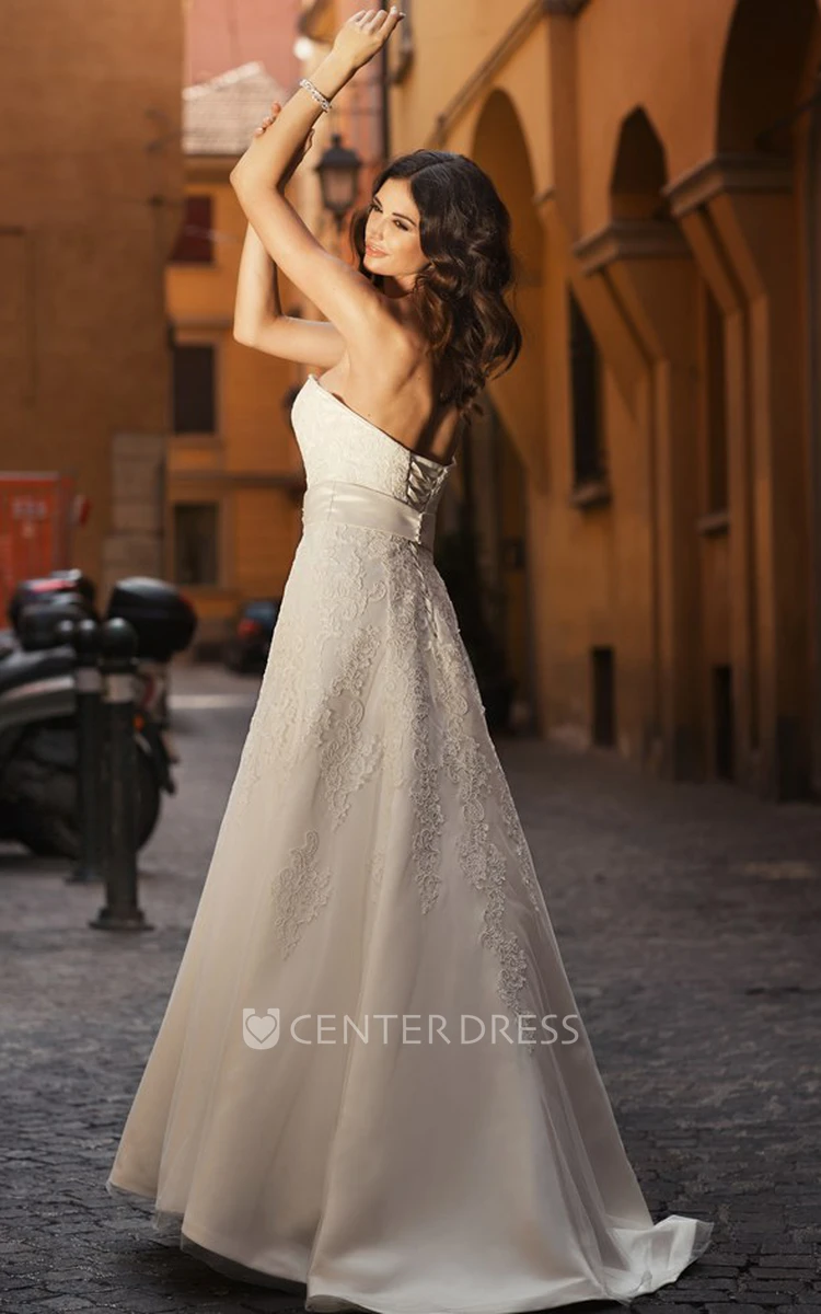 A-Line Appliqued Sleeveless Sweetheart Floor-Length Lace Wedding Dress With Waist Jewellery