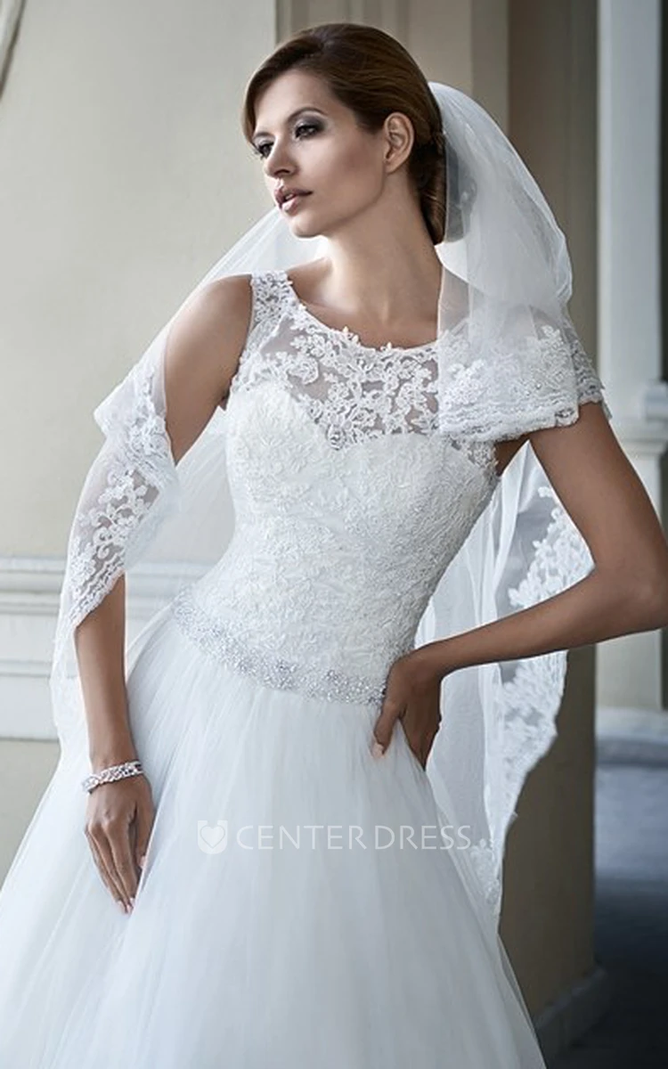 Ball Gown Appliqued Scoop-Neck Maxi Lace Wedding Dress