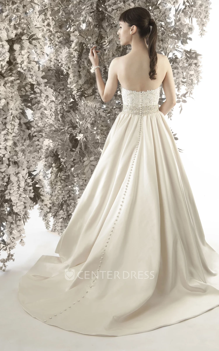 A-Line Sleeveless Sweetheart Appliqued Satin Wedding Dress