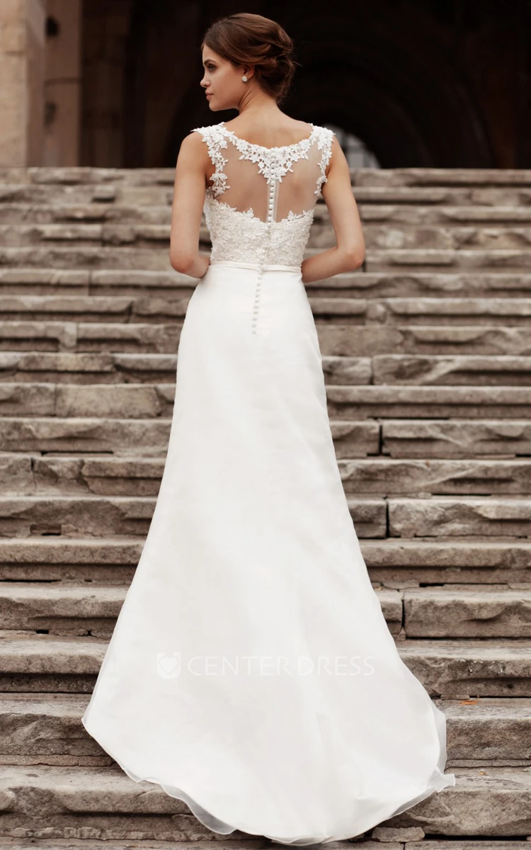 Sheath Sleeveless Appliqued Scoop-Neck Long Lace&Satin Wedding Dress With Bow