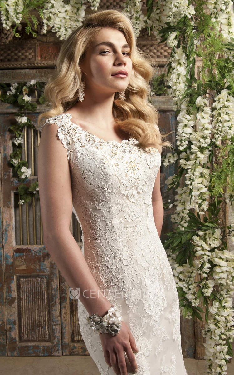 Mermaid Appliqued Scoop Neck Sleeveless Lace Wedding Dress With Chapel Train