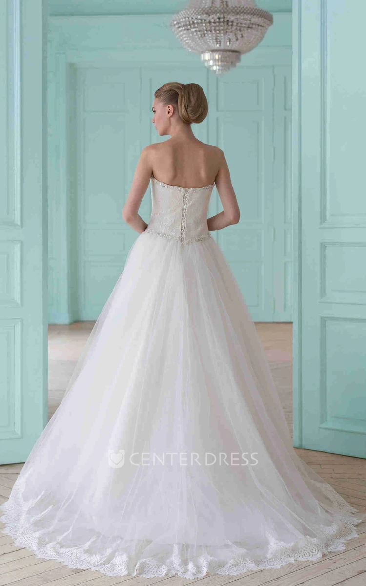 Ball Gown Sweetheart Tulle Wedding Dress With Crystal Detailing And Lace Up
