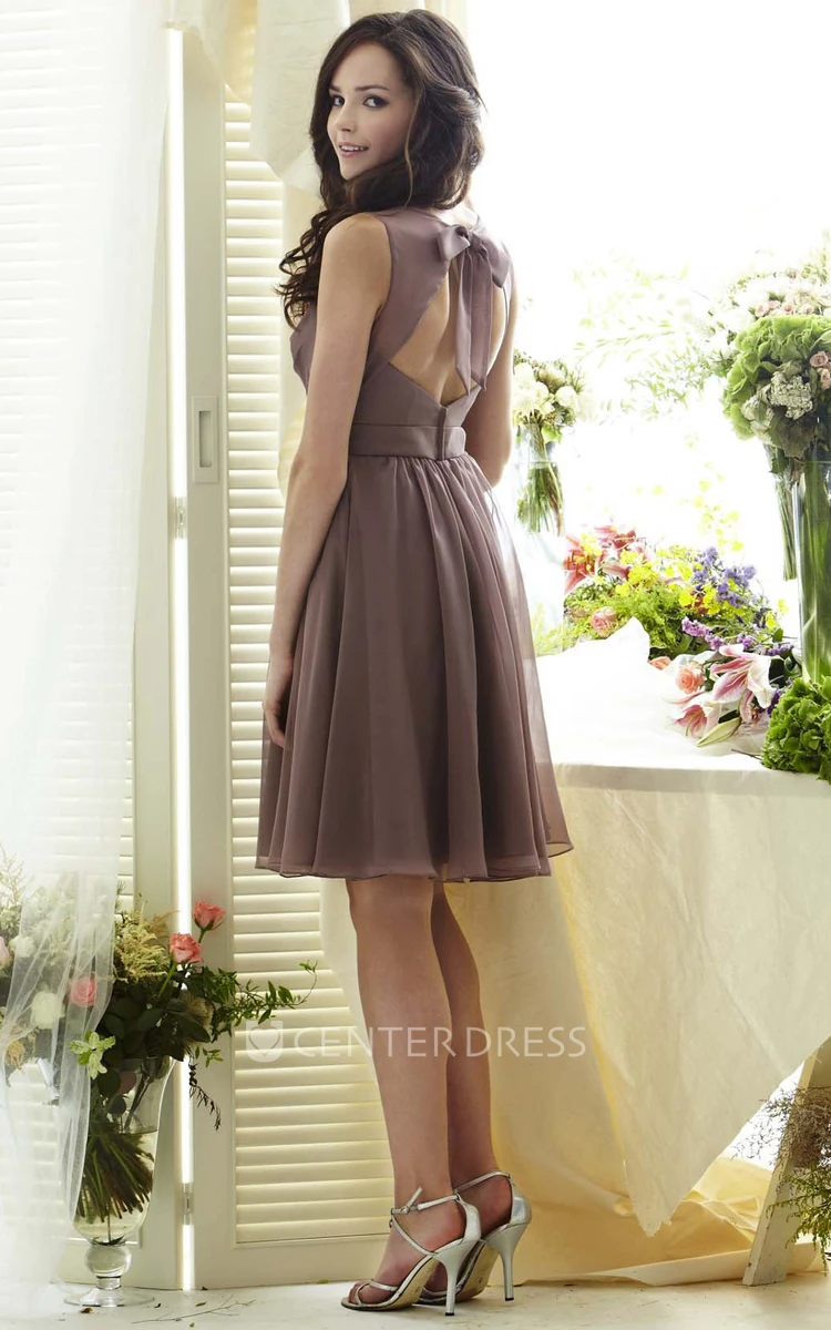 A-Line Scoop-Neck Short Sleeveless Chiffon Bridesmaid Dress With Ruching And Keyhole