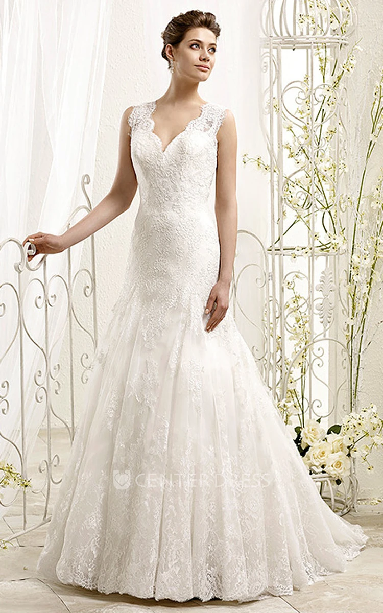 A-Line Floor-Length V-Neck Sleeveless Appliqued Lace Wedding Dress With Pleats