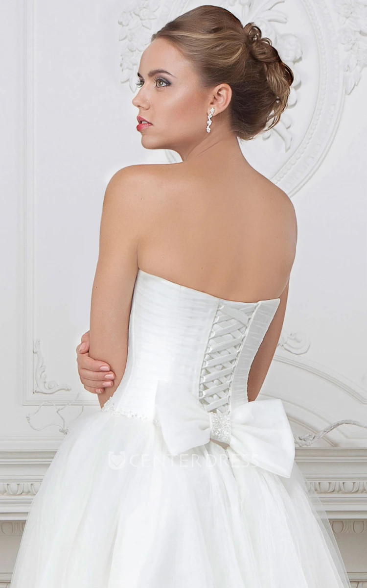 A-Line Floor-Length Sweetheart Sleeveless Criss-Cross Tulle Wedding Dress With Beading And Bow